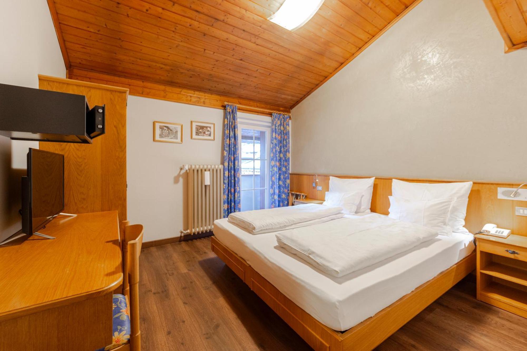 Hotel Stella Моена Екстер'єр фото