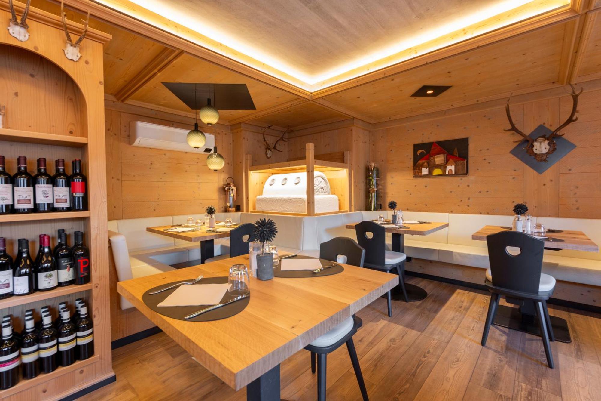 Hotel Stella Моена Екстер'єр фото