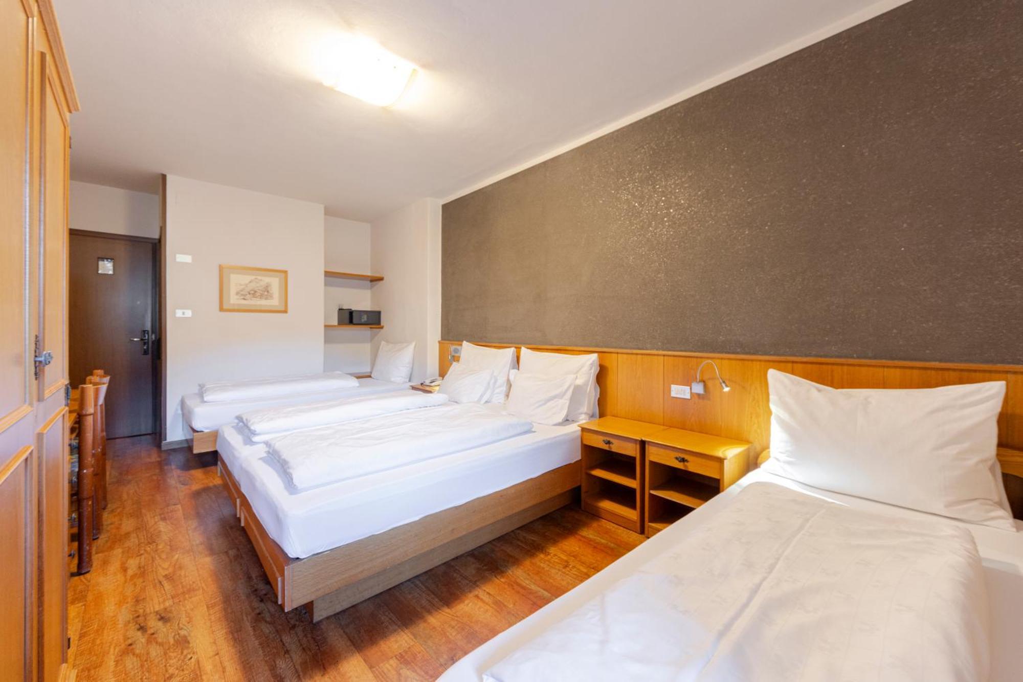 Hotel Stella Моена Екстер'єр фото